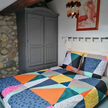 Pyrénées Ariegeoise Hébergement de vacances *
