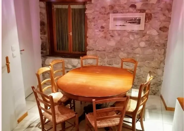 Prades Pyrenees Ariegeoise * Prades (Ariege)