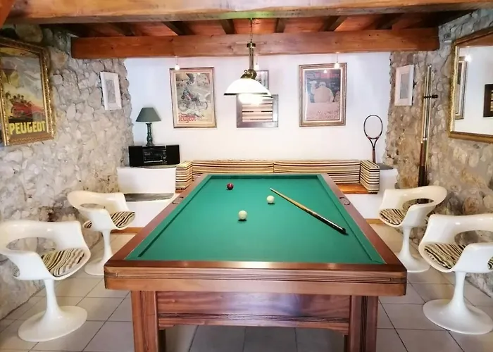 Semesterbostad Prades Pyrenees Ariegeoise